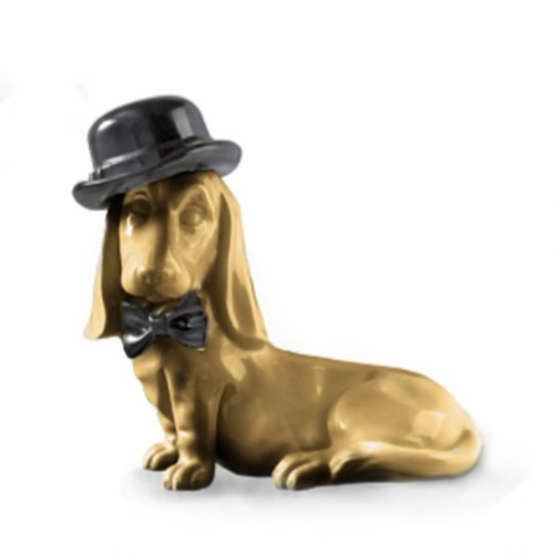 Фарфоровая статуэтка Villari Собака-джентльмен золотая В16