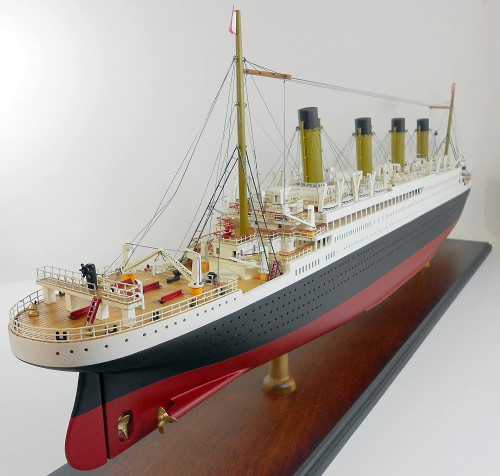 Модель корабля Титанік Authentic Models Д92