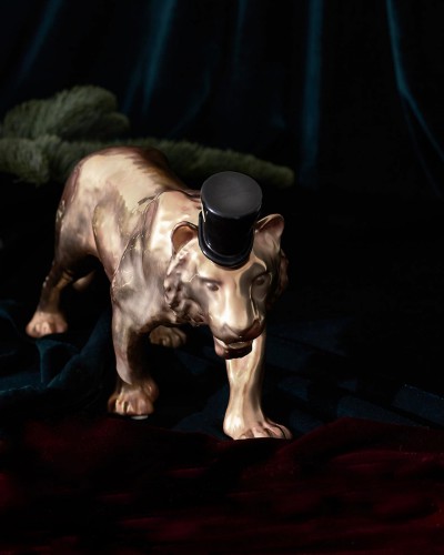 Порцелянова статуетка Villari Тигр Вільям в капелюсі золотий