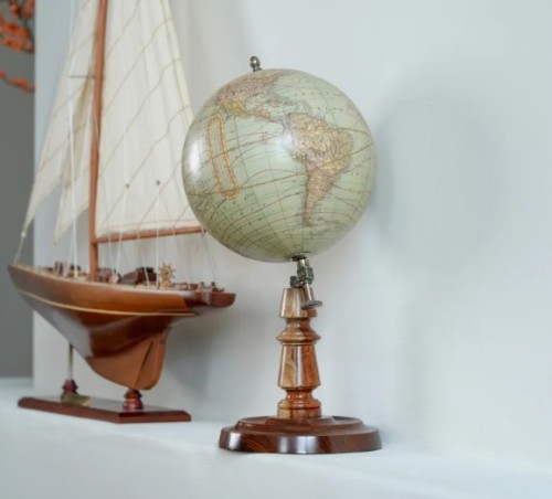 Глобус Authentic Models декоративний XIX століття В31