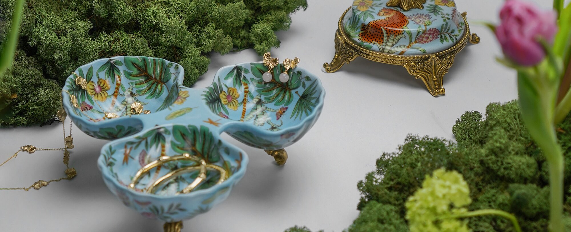 Подарки женщинам