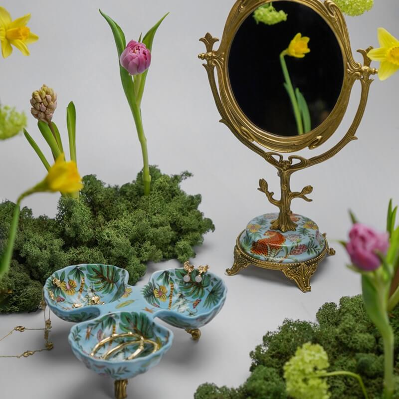 Подарки женщинам