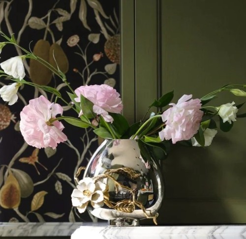 Металлическая ваза Michael Aram Gardenia В22