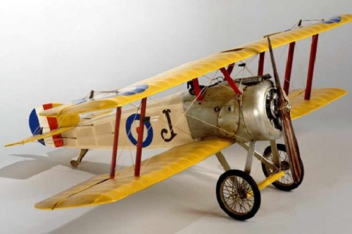 Модель самолета Authentic Models Sky Кэмэл желтый Ш150