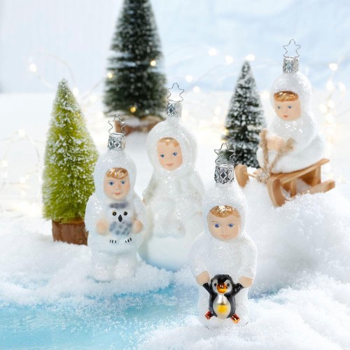 Елочная игрушка Inge Glas Мальчик с пингвином В11